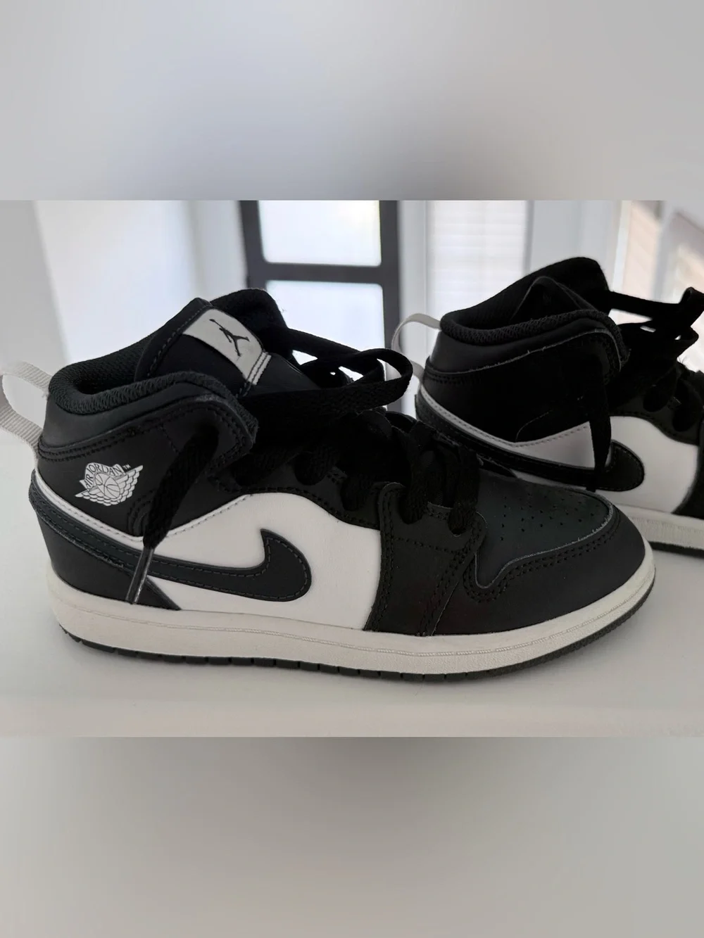 Nike Jordan 1 Retro Kids' Black/White Sneakers